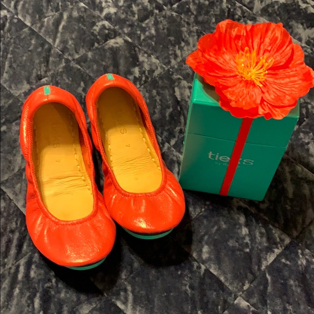 Poppy Tieks